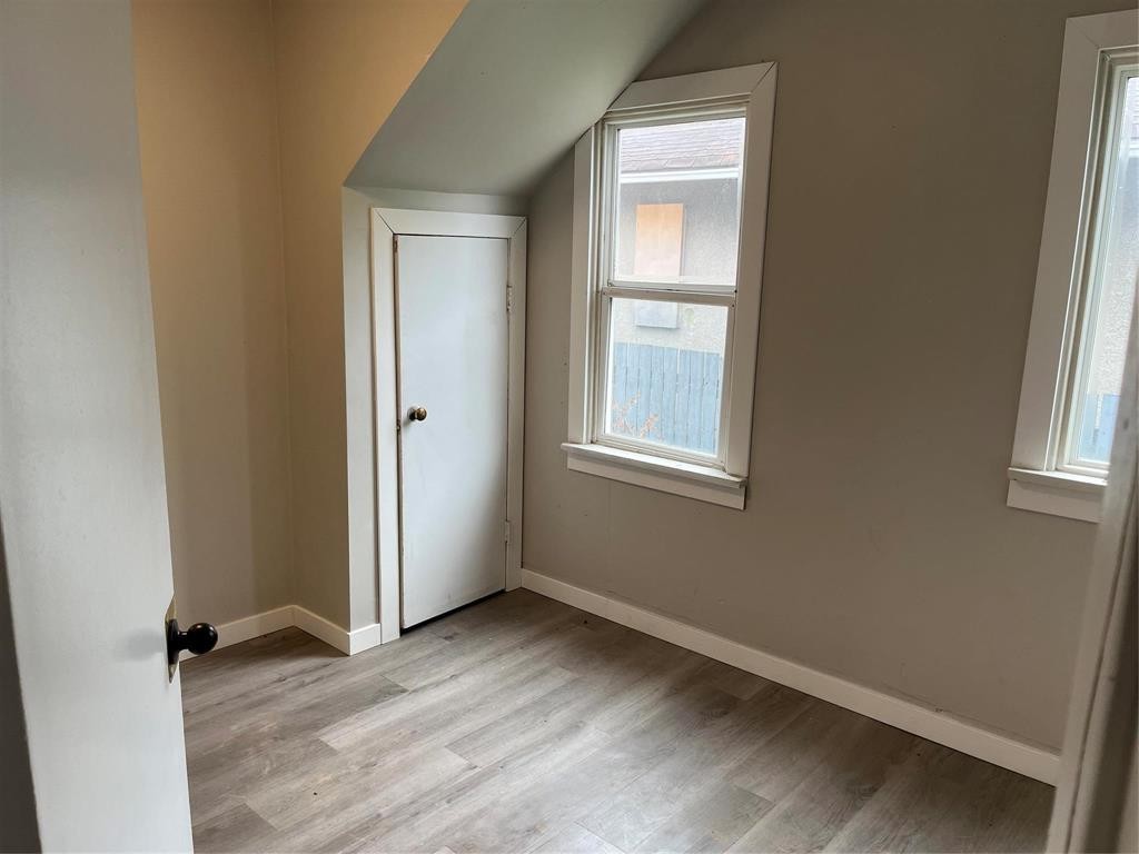 












439 Beverley Street

,
Winnipeg,




Manitoba
R3G1T9

