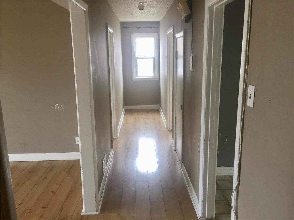 












439 Beverley Street

,
Winnipeg,




Manitoba
R3G1T9

