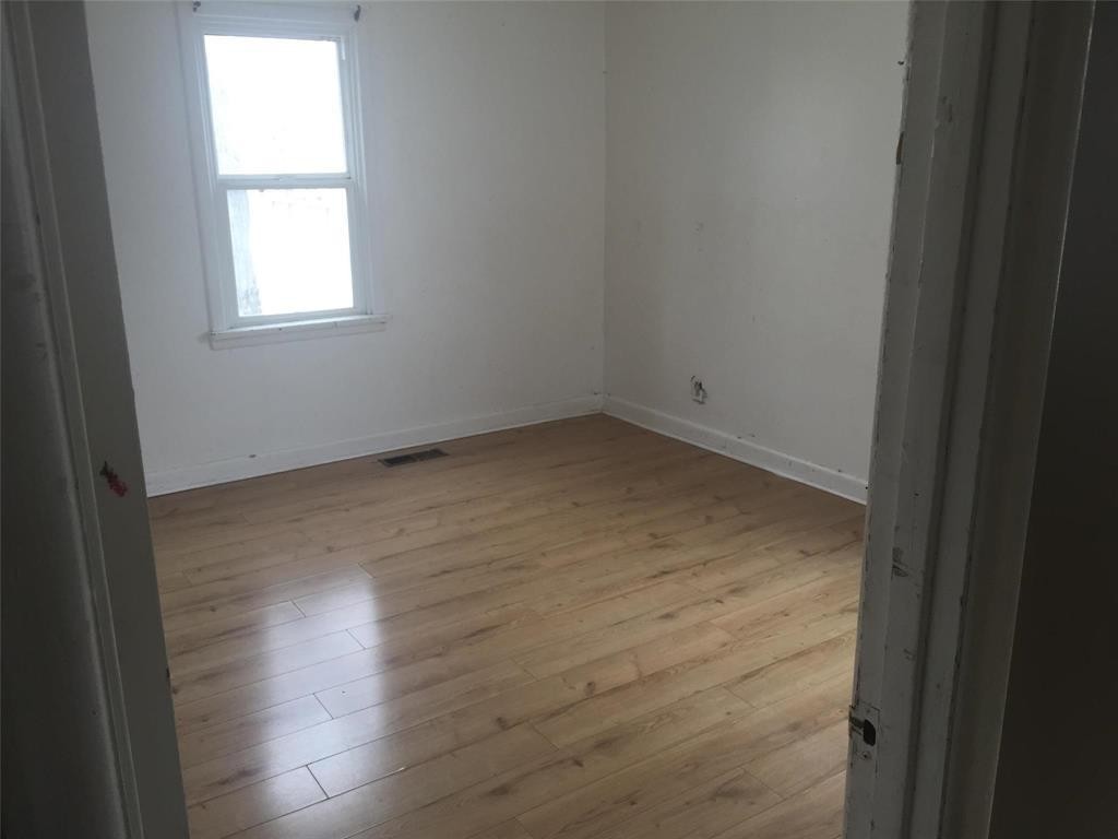 












439 Beverley Street

,
Winnipeg,




Manitoba
R3G1T9

