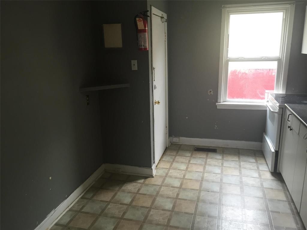 












439 Beverley Street

,
Winnipeg,




Manitoba
R3G1T9

