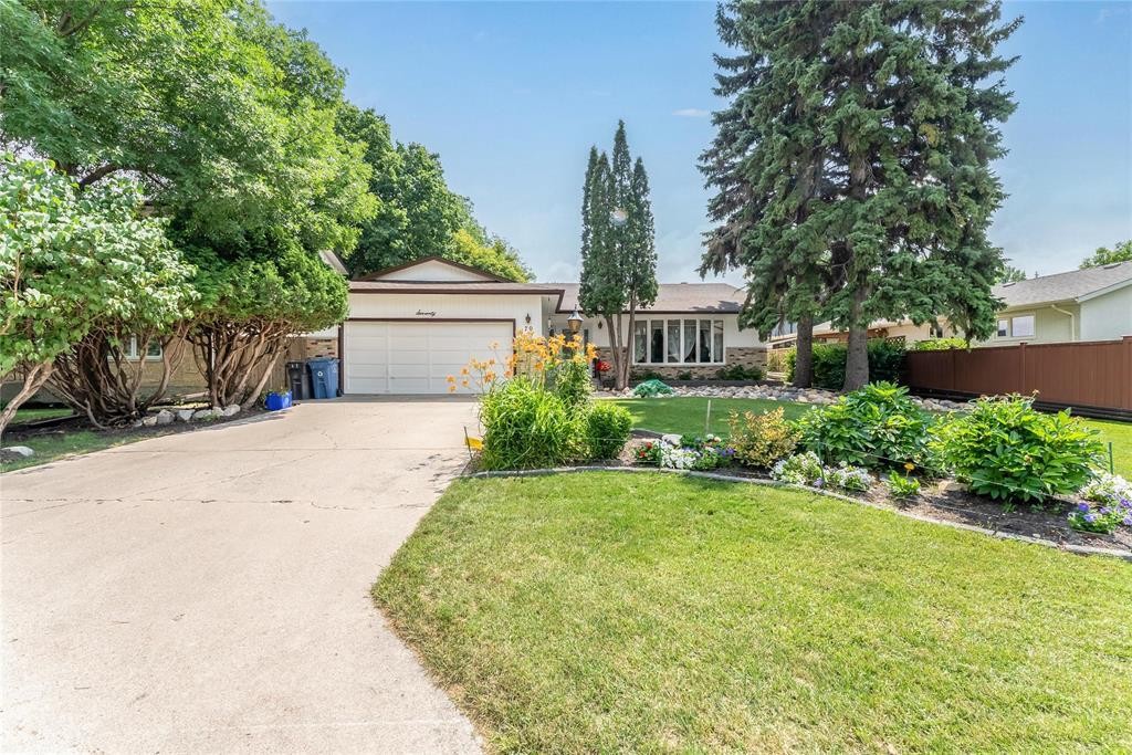 












70 Radcliffe Road

,
Winnipeg,




Manitoba
R3T3X3

