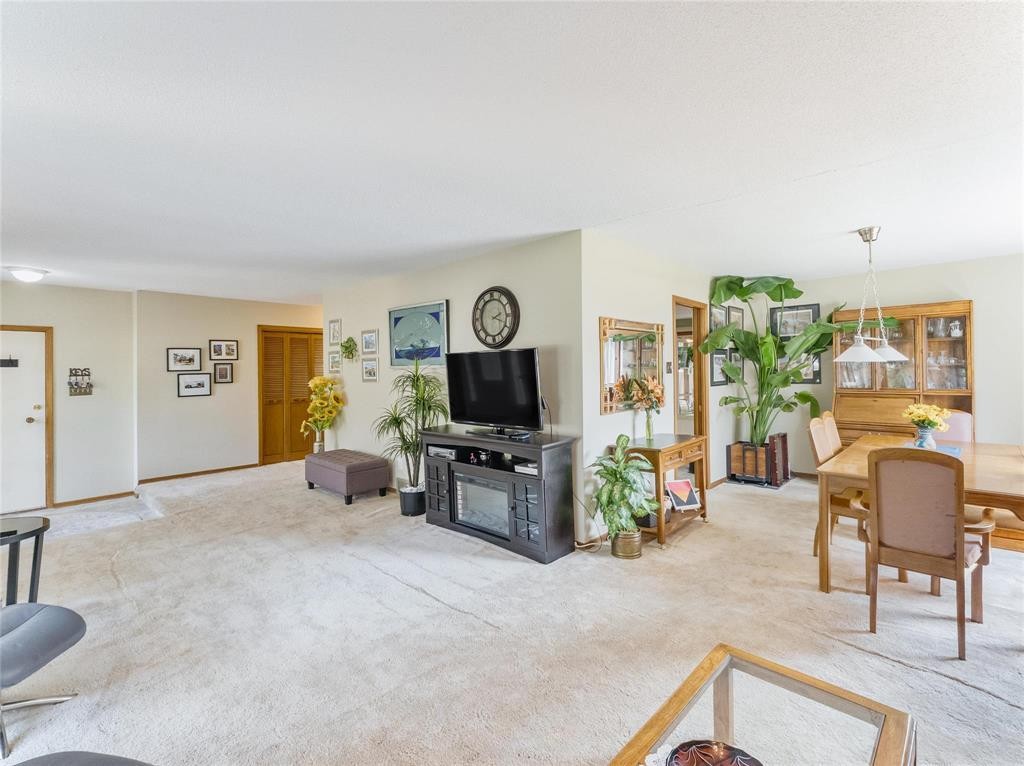 












70 Radcliffe Road

,
Winnipeg,




Manitoba
R3T3X3

