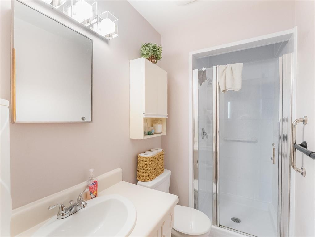 












70 Radcliffe Road

,
Winnipeg,




Manitoba
R3T3X3

