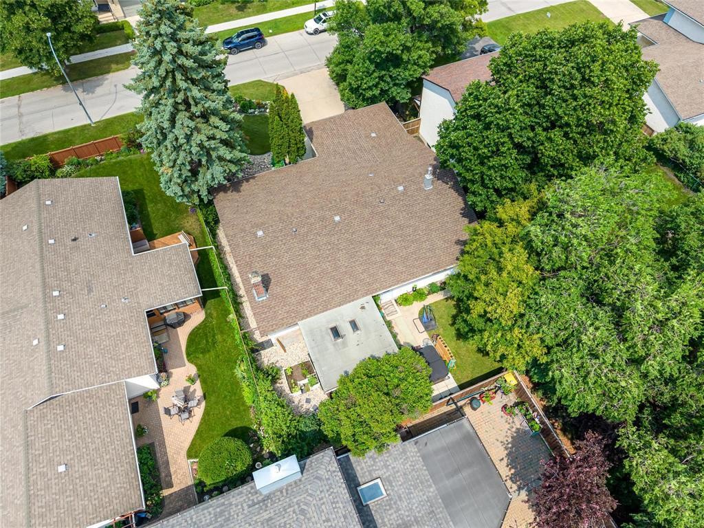 












70 Radcliffe Road

,
Winnipeg,




Manitoba
R3T3X3

