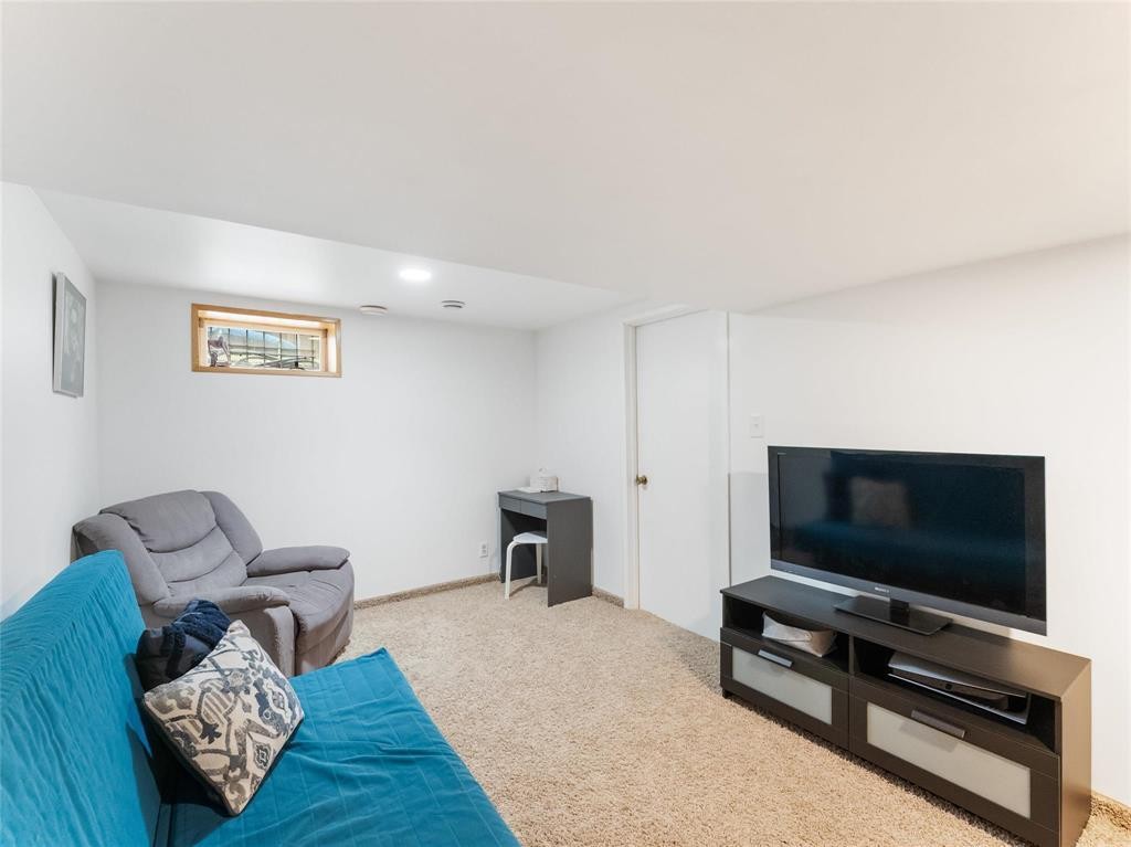 












64 Homewood Drive

,
Winnipeg,




Manitoba
R2M5H7

