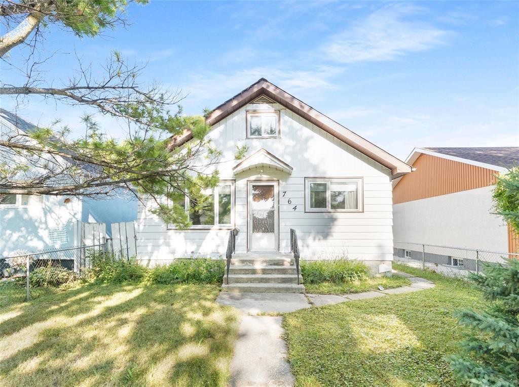 












764 Brazier Street

,
Winnipeg,




Manitoba
R2K2N6

