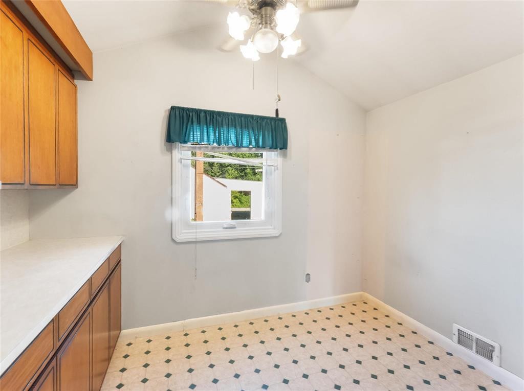 












764 Brazier Street

,
Winnipeg,




Manitoba
R2K2N6

