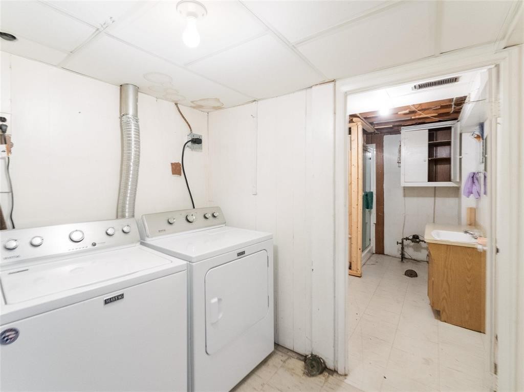 












764 Brazier Street

,
Winnipeg,




Manitoba
R2K2N6

