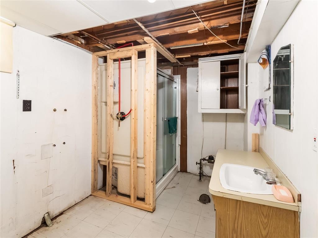 












764 Brazier Street

,
Winnipeg,




Manitoba
R2K2N6

