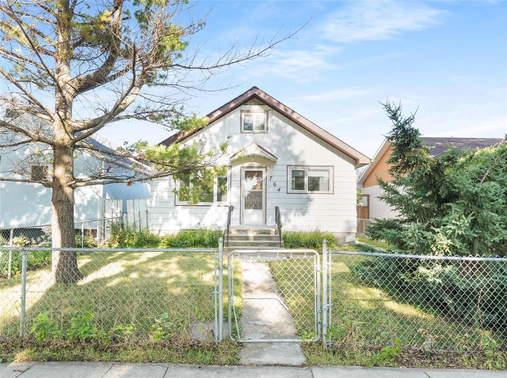 












764 Brazier Street

,
Winnipeg,




Manitoba
R2K2N6

