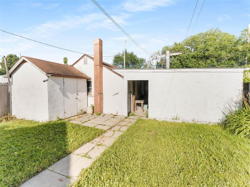 












764 Brazier Street

,
Winnipeg,




Manitoba
R2K2N6

