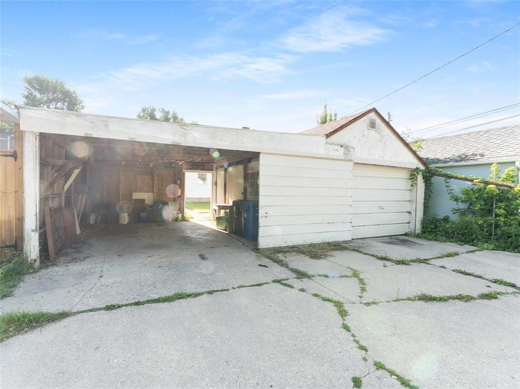












764 Brazier Street

,
Winnipeg,




Manitoba
R2K2N6

