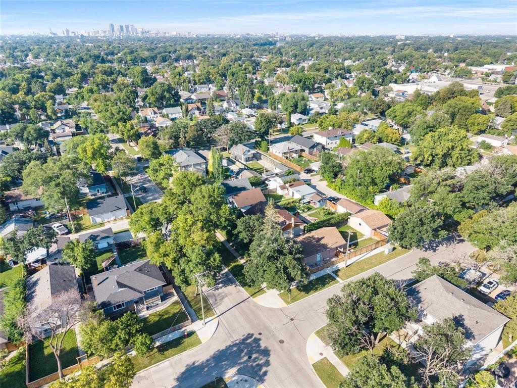 












764 Brazier Street

,
Winnipeg,




Manitoba
R2K2N6

