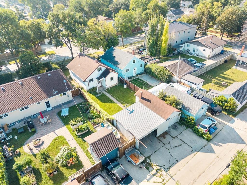 












764 Brazier Street

,
Winnipeg,




Manitoba
R2K2N6

