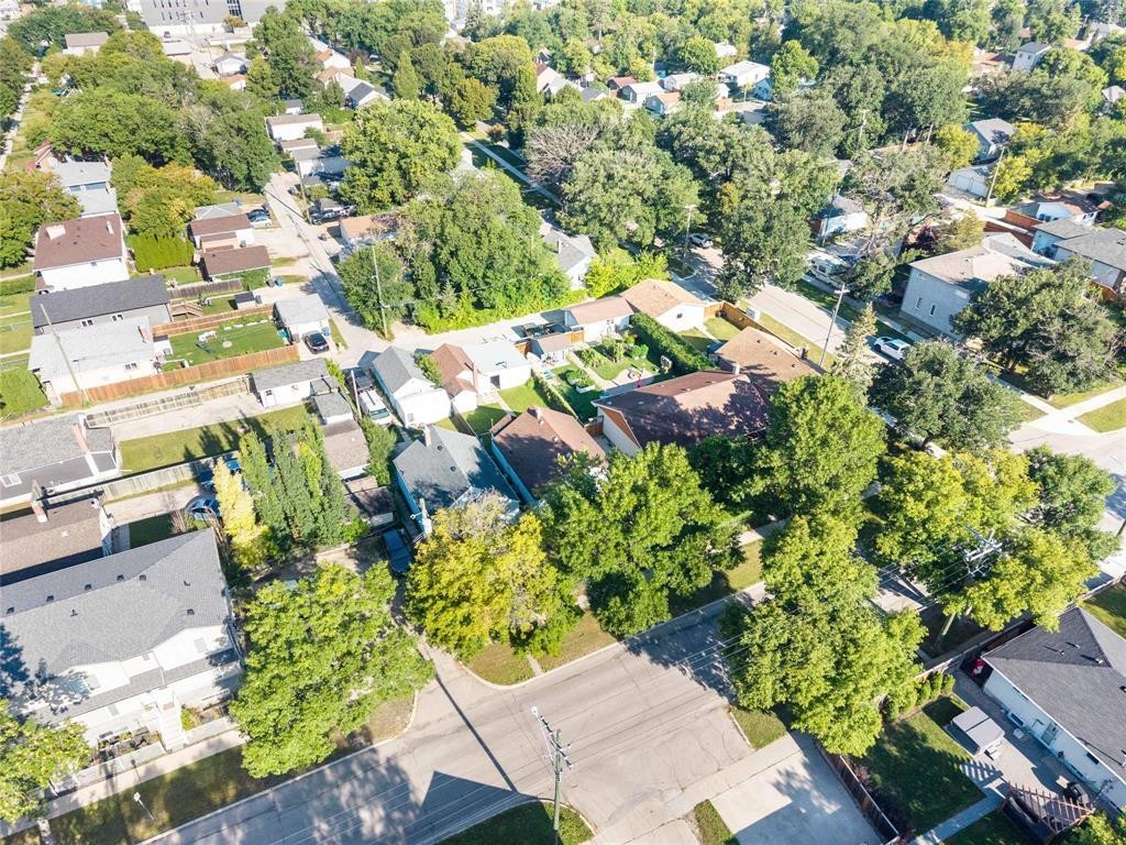 












764 Brazier Street

,
Winnipeg,




Manitoba
R2K2N6

