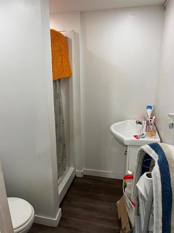 












745 Banning Street

,
Winnipeg,




Manitoba
R3G2G3

