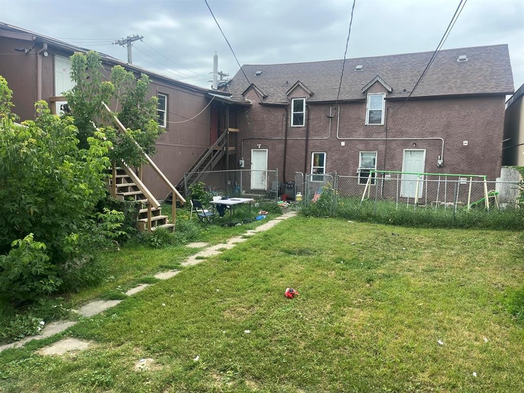 












143 Barber Street

,
Winnipeg,




Manitoba
R2W3J8

