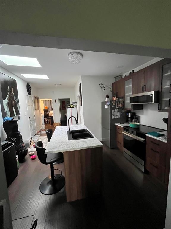 












468 Cathedral Avenue

,
Winnipeg,




Manitoba
R2W0Y1

