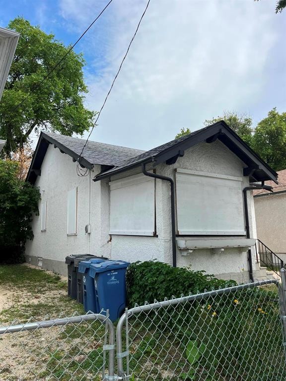 












513 Burrows Avenue

,
Winnipeg,




Manitoba
R2X3A9

