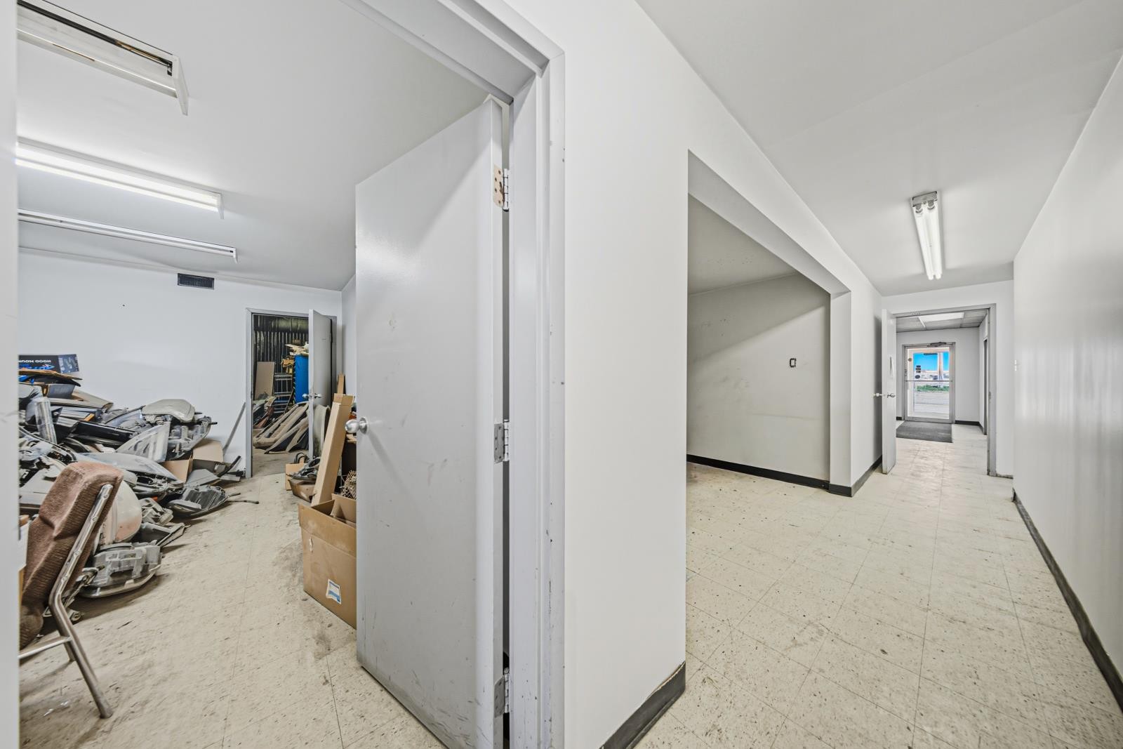 












1952 Brookside Blvd

,
Stony Mountain,




Manitoba
R3C2G1

