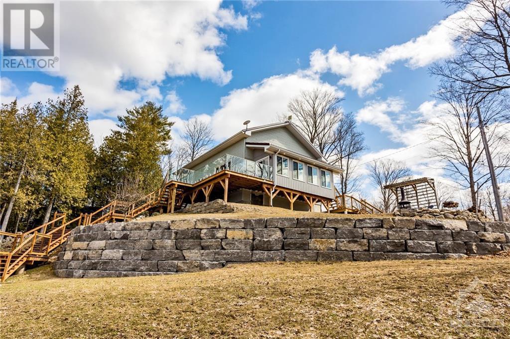 












630 PETER'S POINT ROAD

,
White Lake,




Ontario
K0A3L0


