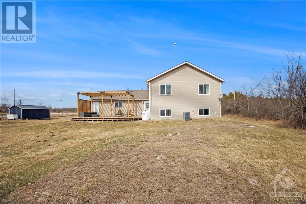 












695 WILLIAM CAMPBELL ROAD

,
Smiths Falls,




Ontario
K7A4S6

