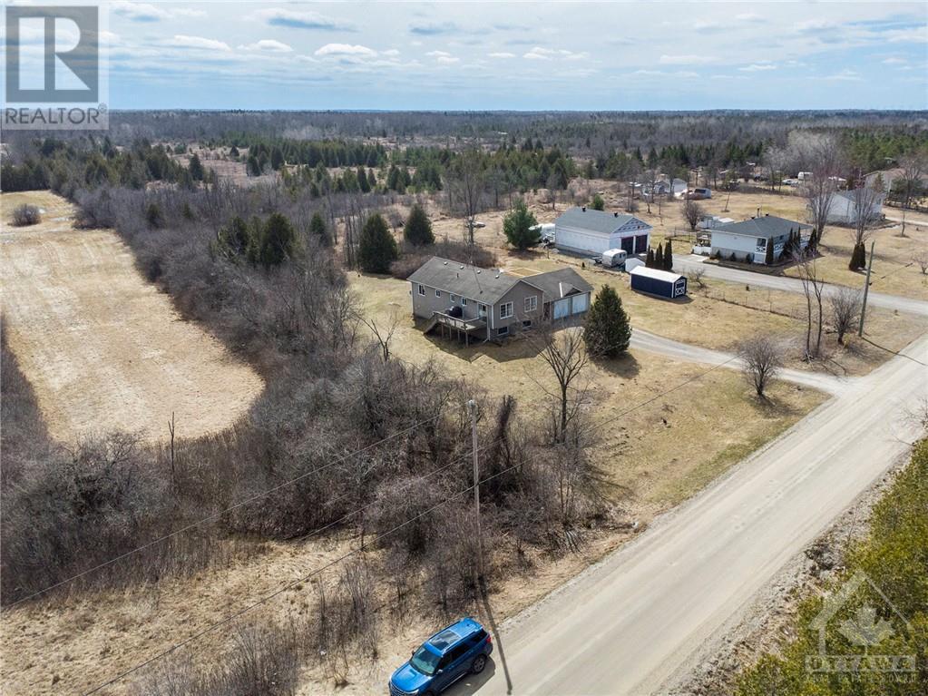 












695 WILLIAM CAMPBELL ROAD

,
Smiths Falls,




Ontario
K7A4S6

