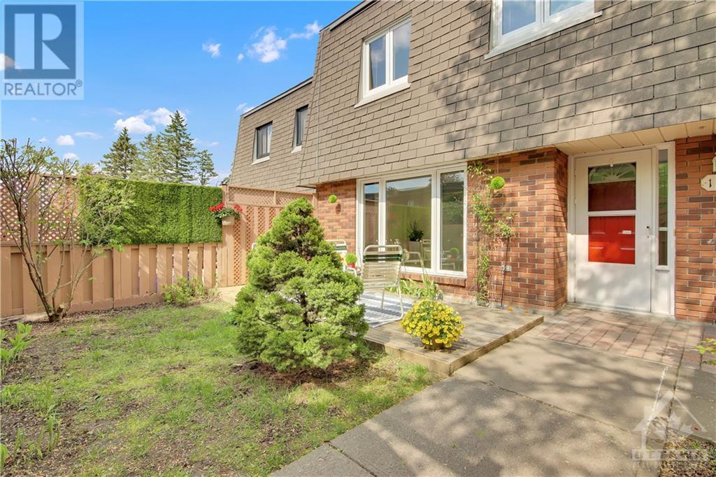 












119 ROYALTON PRIVATE

,
Ottawa,




Ontario
K1V9S4

