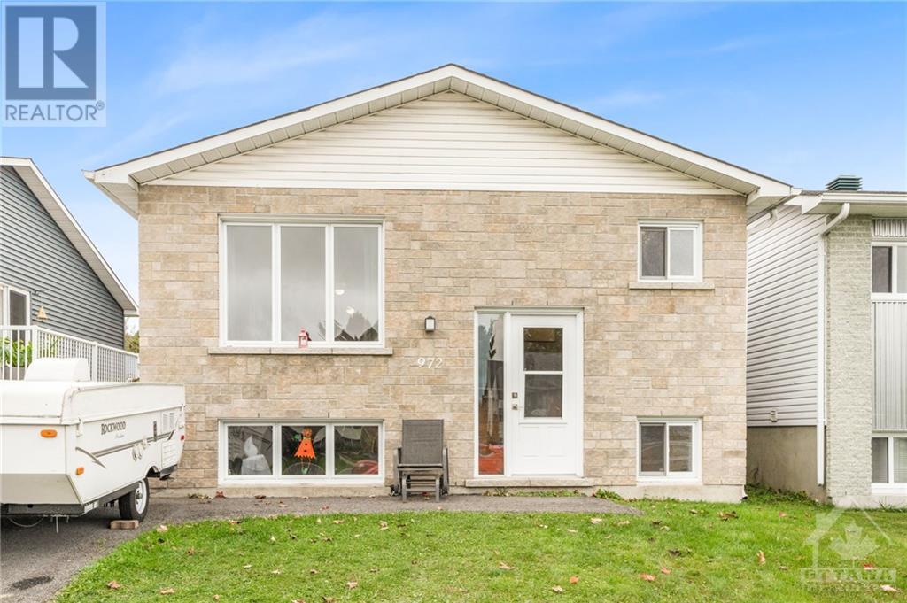 












972 MORRIS STREET

,
Rockland,




Ontario
K4K1N1

