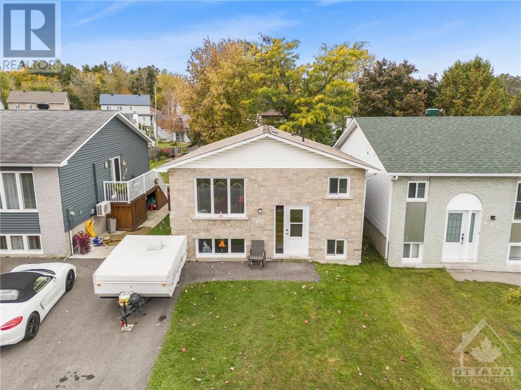 












972 MORRIS STREET

,
Rockland,




Ontario
K4K1N1

