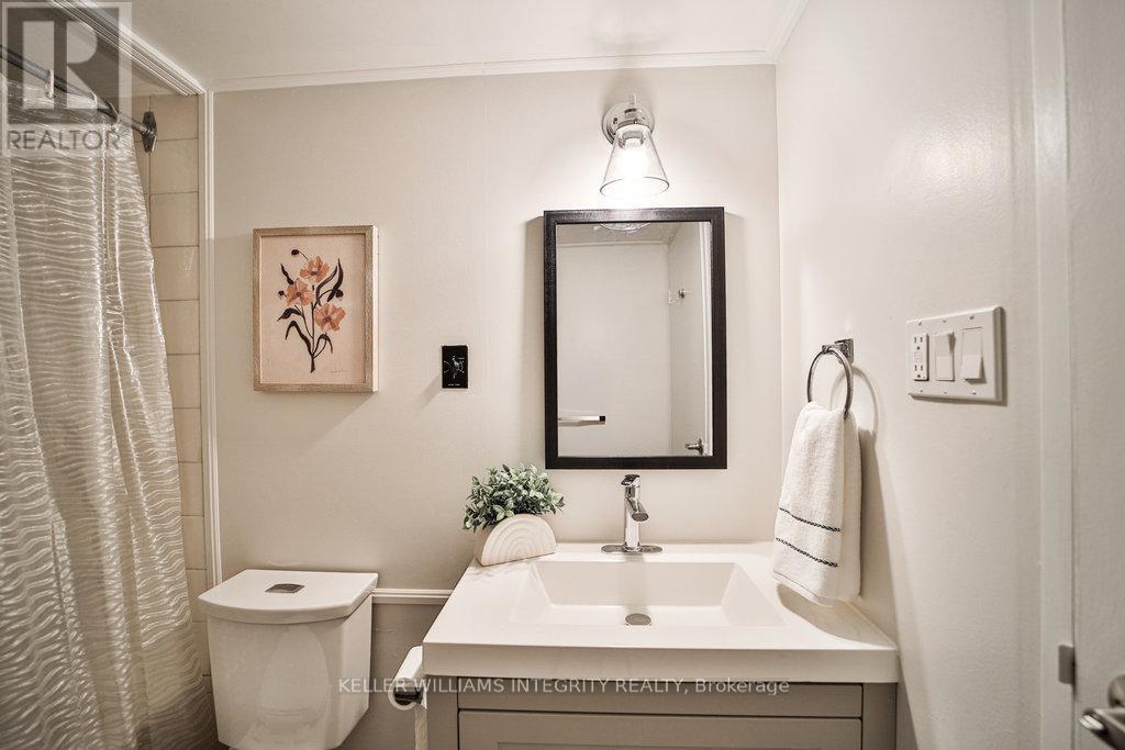 












2020 - 77 MAITLAND PLACE SE

,
Toronto (Cabbagetown-South St. James Town),




Ontario
M4Y2V6

