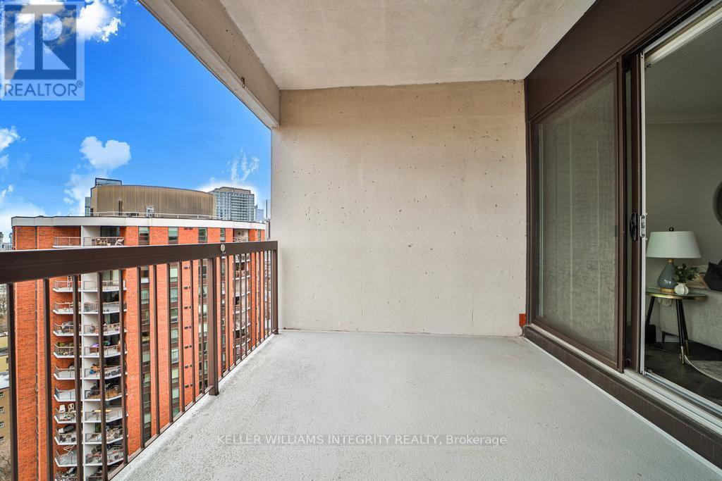 












2020 - 77 MAITLAND PLACE SE

,
Toronto (Cabbagetown-South St. James Town),




Ontario
M4Y2V6


