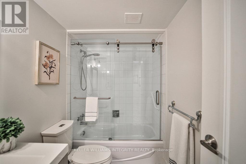 












2020 - 77 MAITLAND PLACE SE

,
Toronto (Cabbagetown-South St. James Town),




Ontario
M4Y2V6

