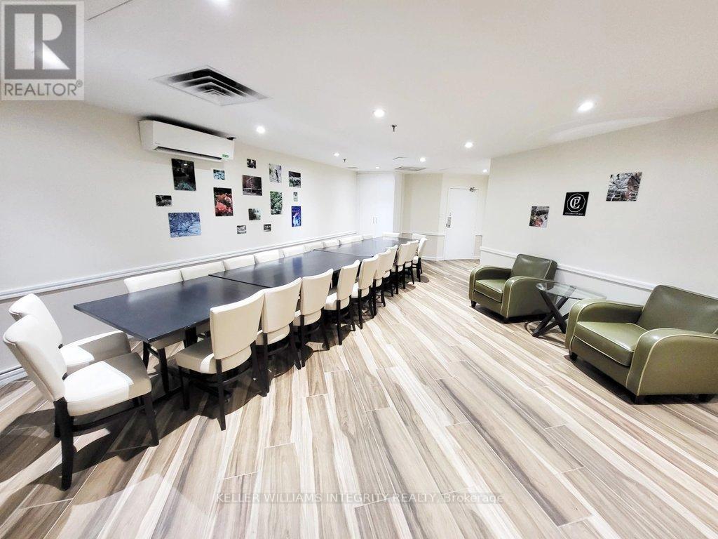 












2020 - 77 MAITLAND PLACE SE

,
Toronto (Cabbagetown-South St. James Town),




Ontario
M4Y2V6

