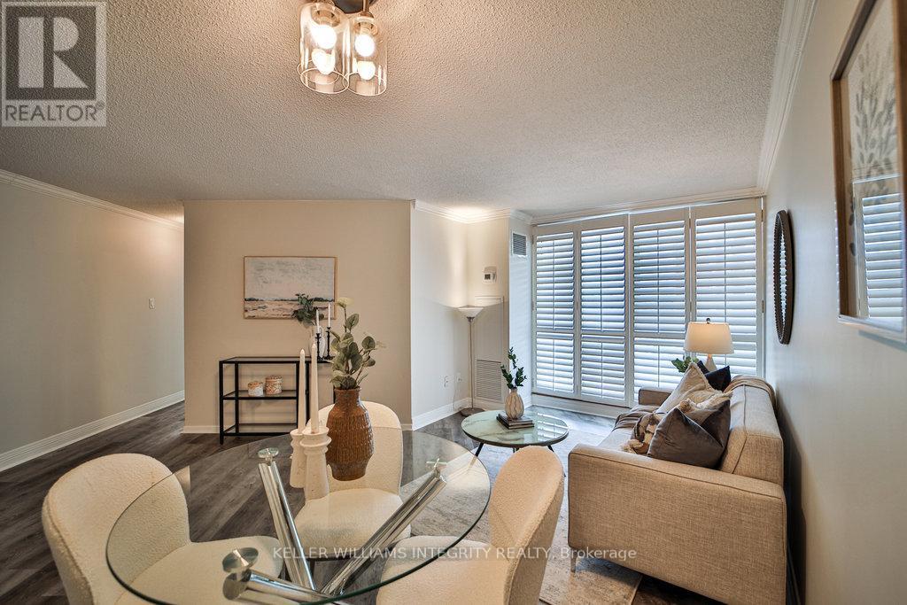 












2020 - 77 MAITLAND PLACE SE

,
Toronto (Cabbagetown-South St. James Town),




Ontario
M4Y2V6


