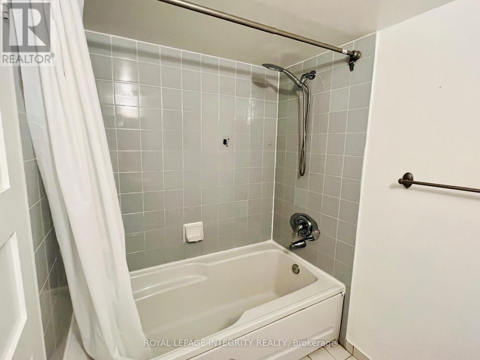 












406 - 1001 BAY STREET

,
Toronto (Bay Street Corridor),




Ontario
M5S3A6

