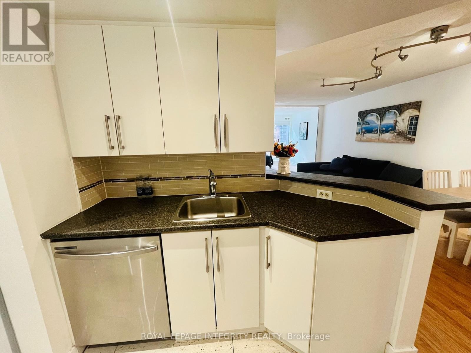 












406 - 1001 BAY STREET

,
Toronto (Bay Street Corridor),




Ontario
M5S3A6

