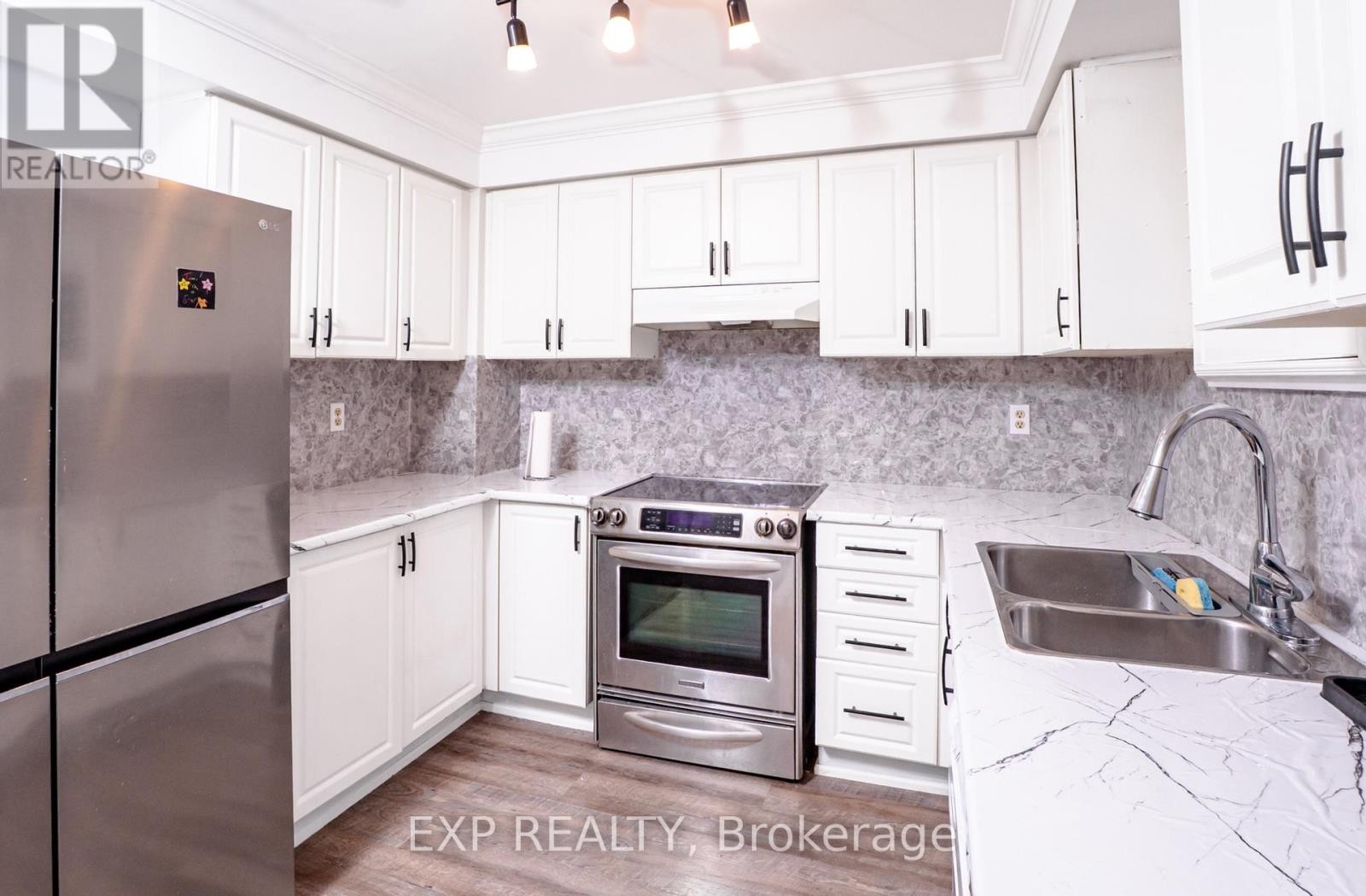 












5 RUTHERFORD DRIVE

,
Clarington (Newcastle),




Ontario
L1B1G7

