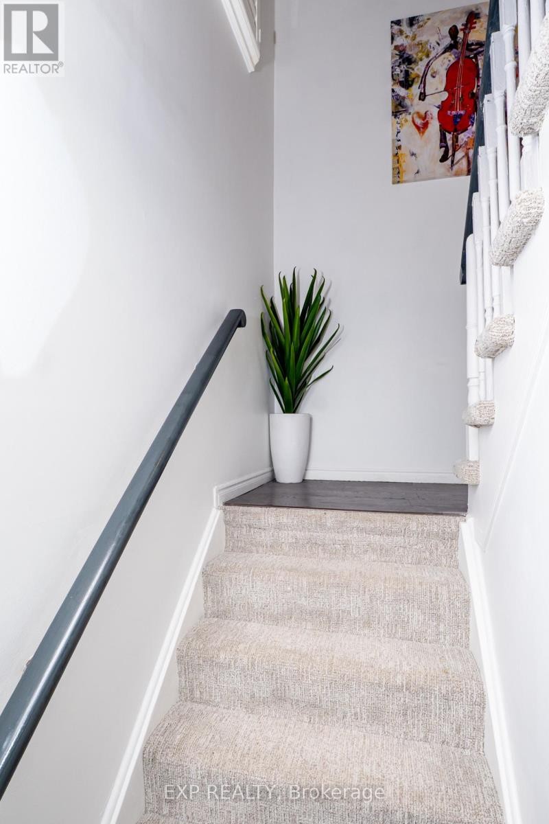 












5 RUTHERFORD DRIVE

,
Clarington (Newcastle),




Ontario
L1B1G7

