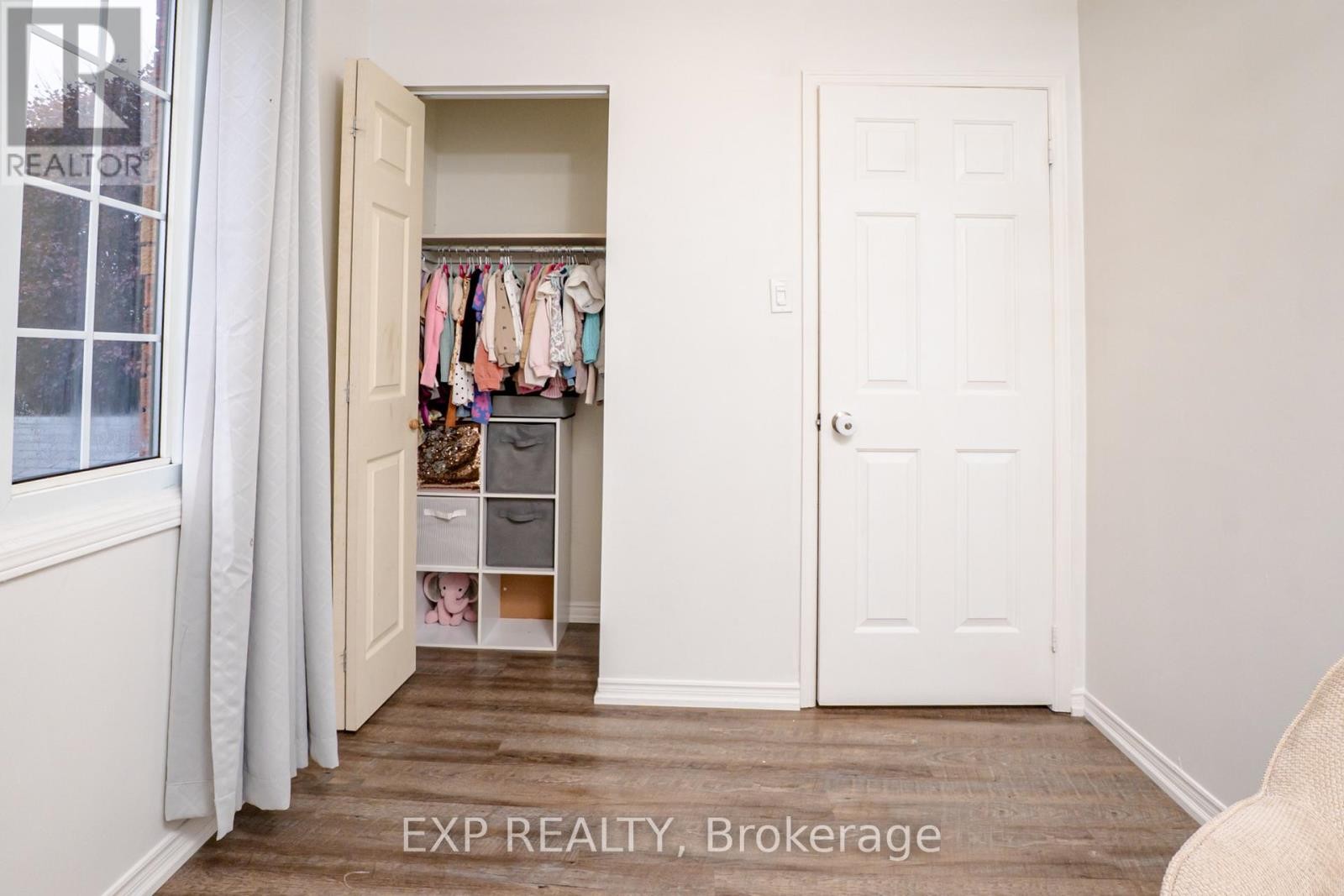 












5 RUTHERFORD DRIVE

,
Clarington (Newcastle),




Ontario
L1B1G7

