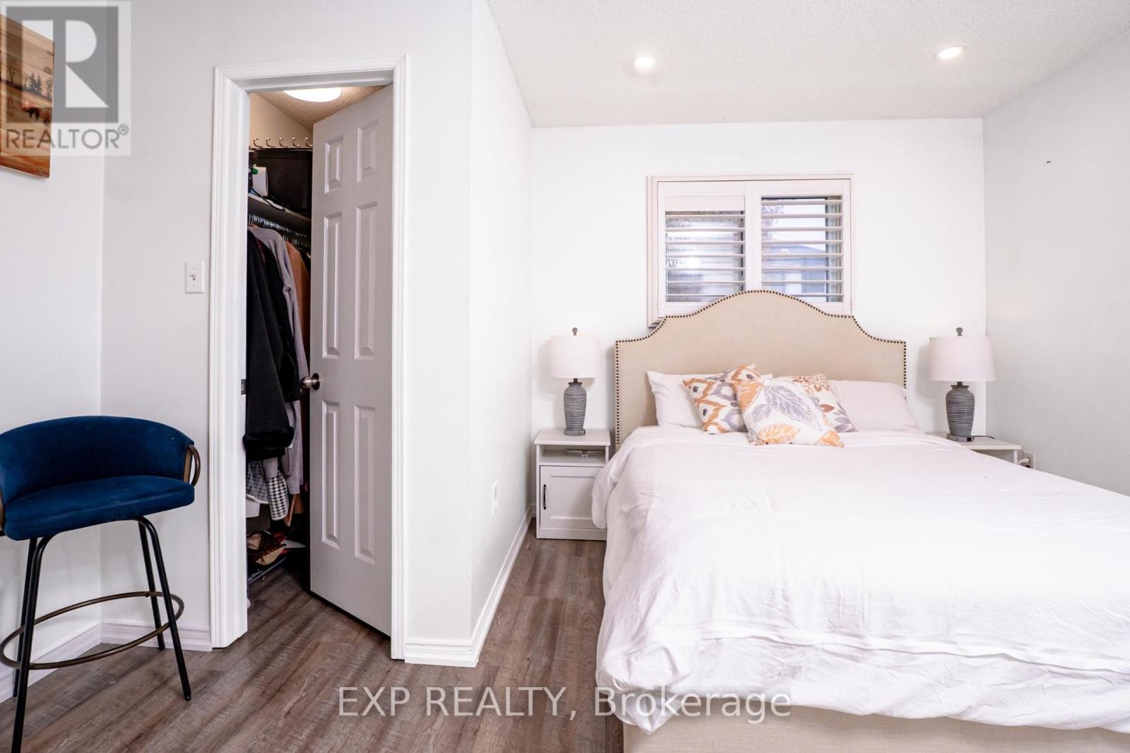 












5 RUTHERFORD DRIVE

,
Clarington (Newcastle),




Ontario
L1B1G7

