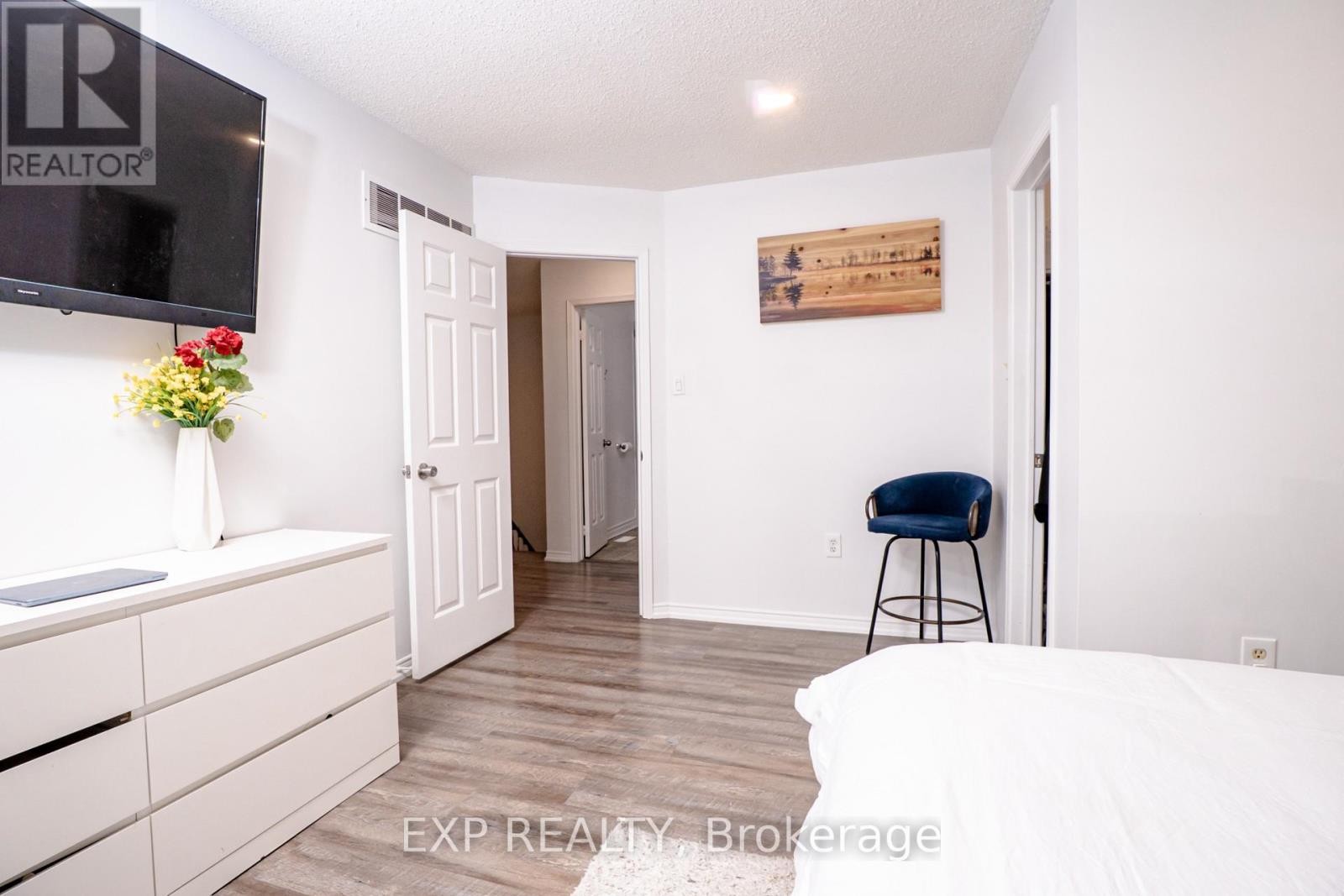 












5 RUTHERFORD DRIVE

,
Clarington (Newcastle),




Ontario
L1B1G7

