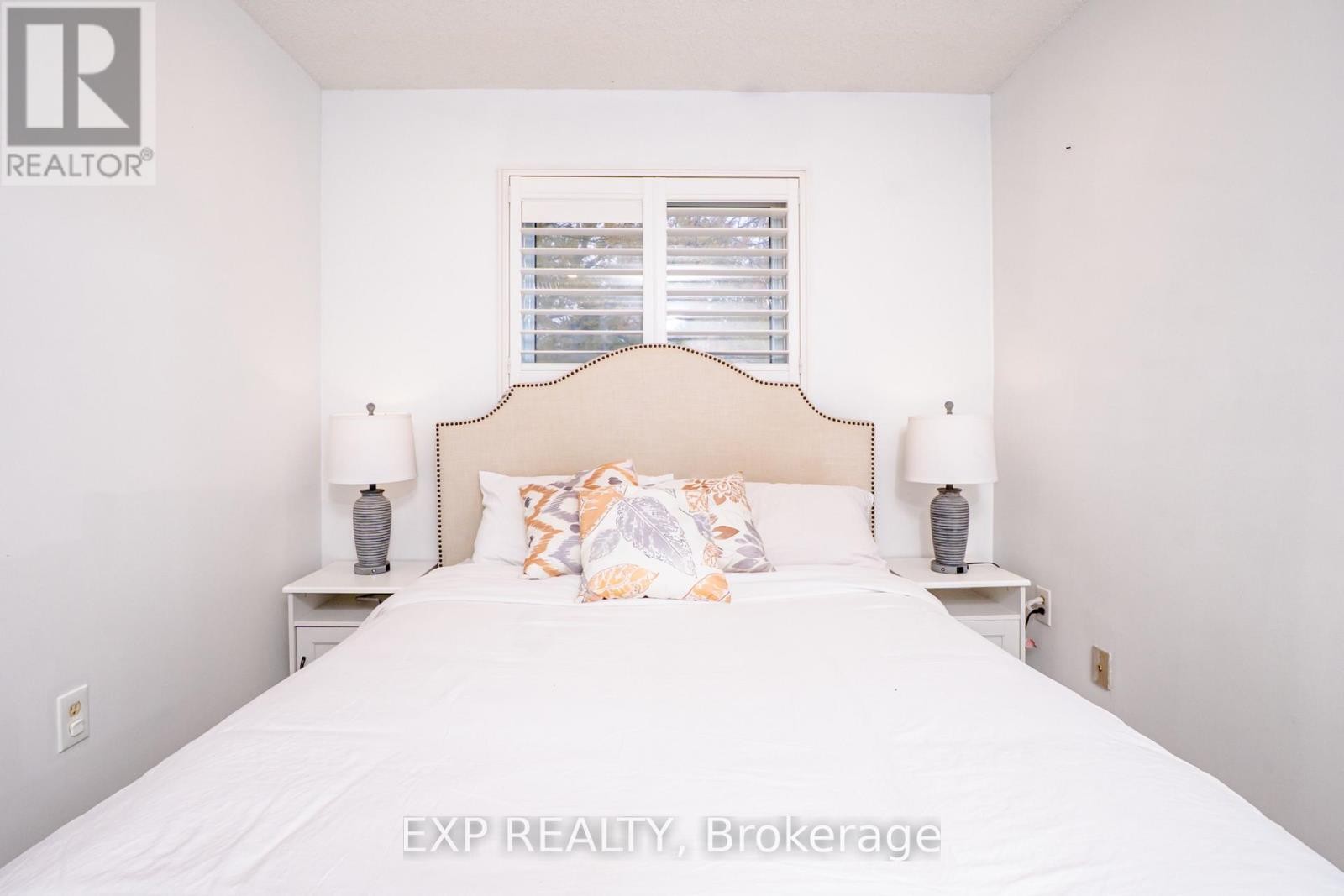 












5 RUTHERFORD DRIVE

,
Clarington (Newcastle),




Ontario
L1B1G7

