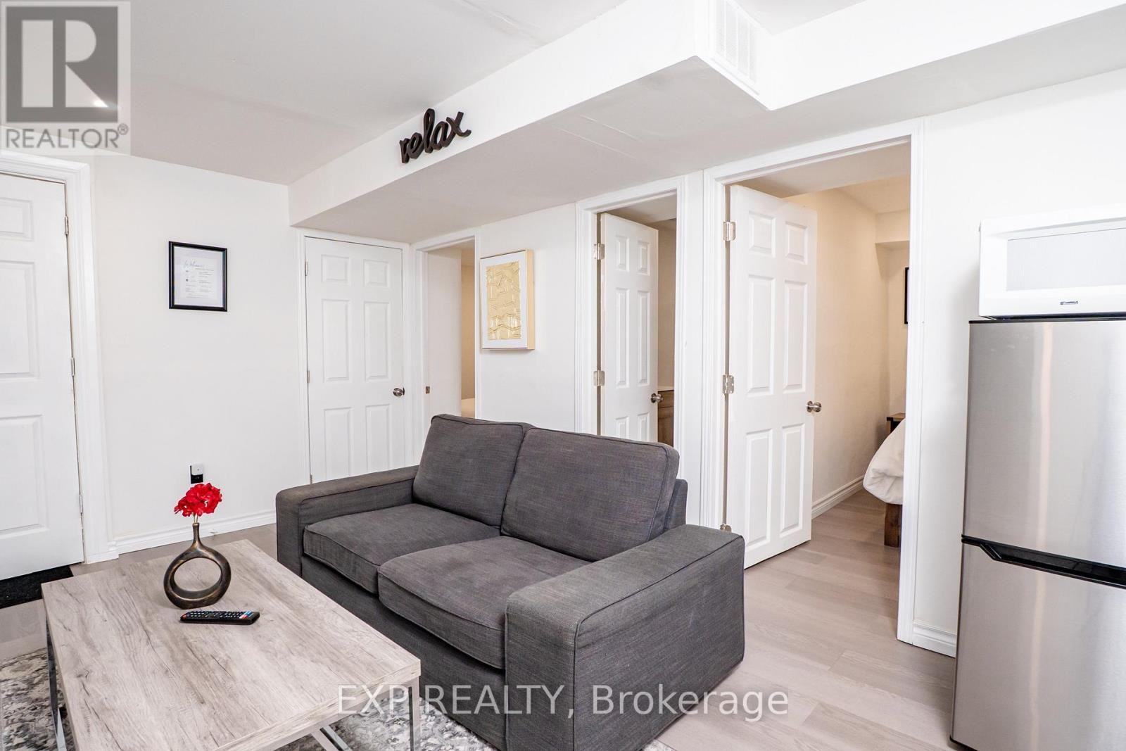 












5 RUTHERFORD DRIVE

,
Clarington (Newcastle),




Ontario
L1B1G7

