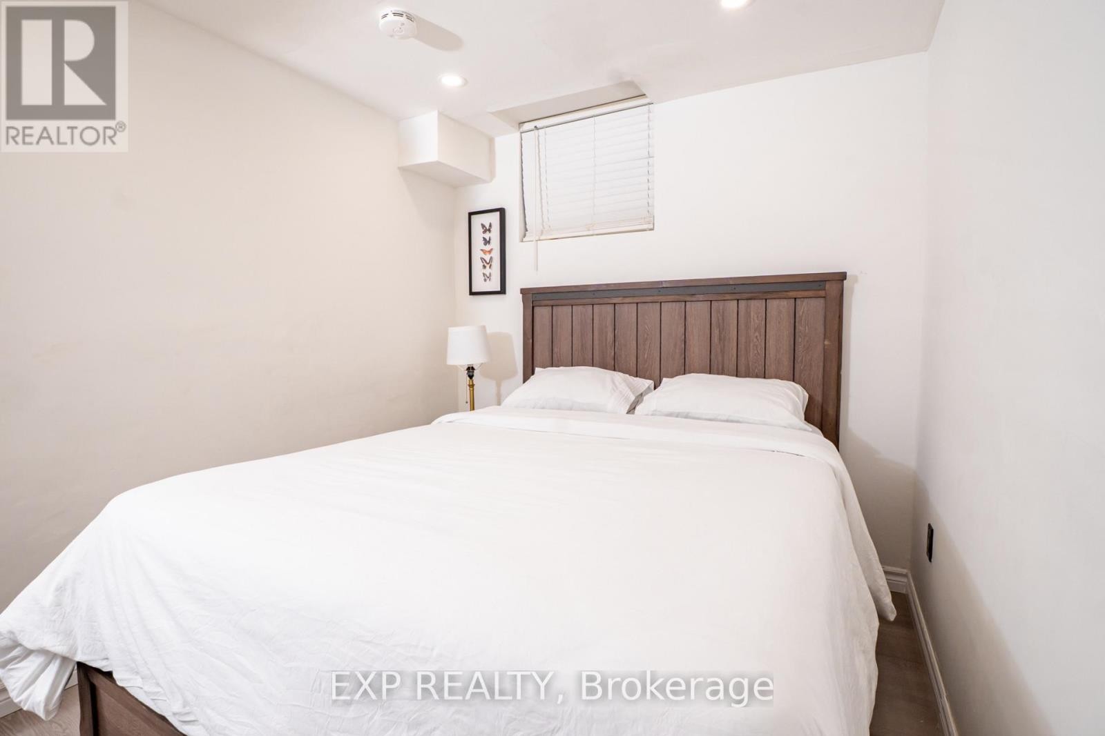 












5 RUTHERFORD DRIVE

,
Clarington (Newcastle),




Ontario
L1B1G7

