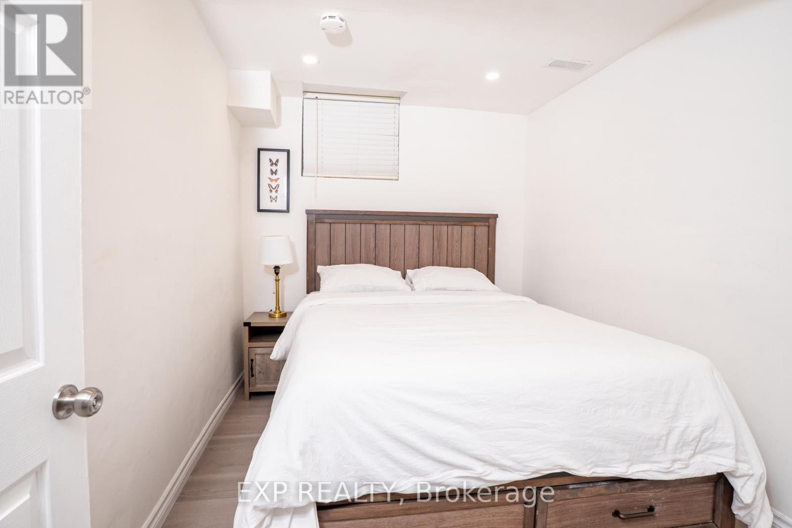 












5 RUTHERFORD DRIVE

,
Clarington (Newcastle),




Ontario
L1B1G7

