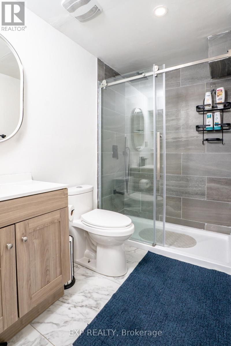 












5 RUTHERFORD DRIVE

,
Clarington (Newcastle),




Ontario
L1B1G7

