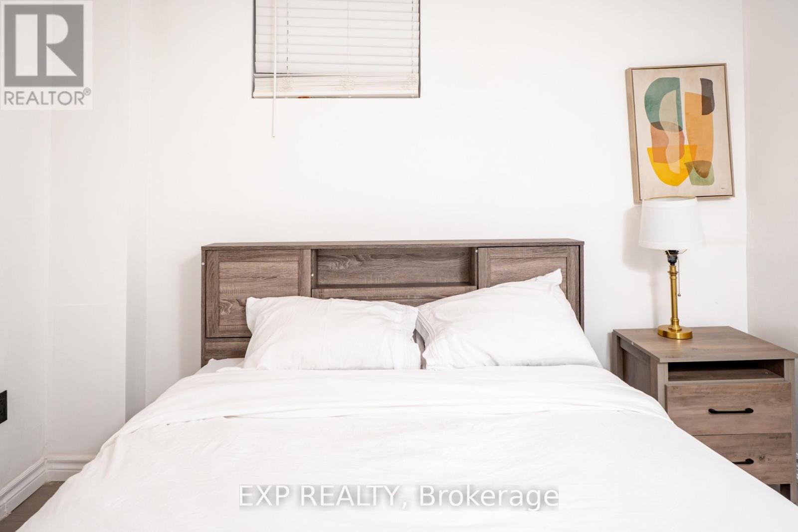 












5 RUTHERFORD DRIVE

,
Clarington (Newcastle),




Ontario
L1B1G7

