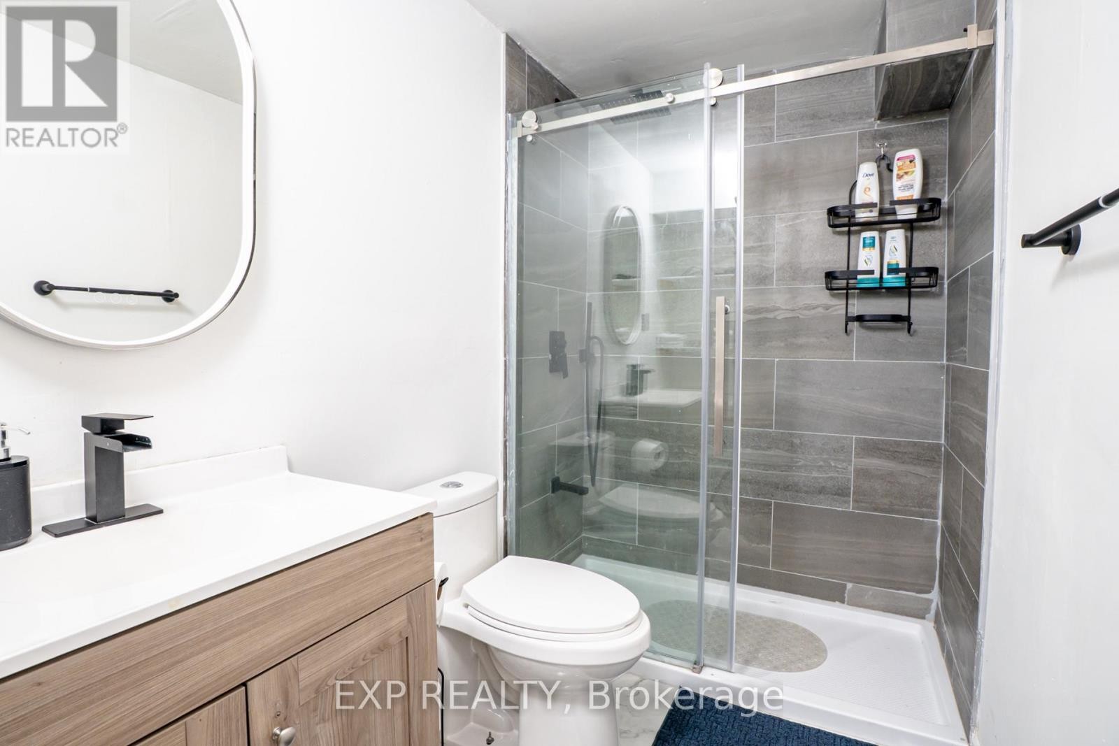 












5 RUTHERFORD DRIVE

,
Clarington (Newcastle),




Ontario
L1B1G7

