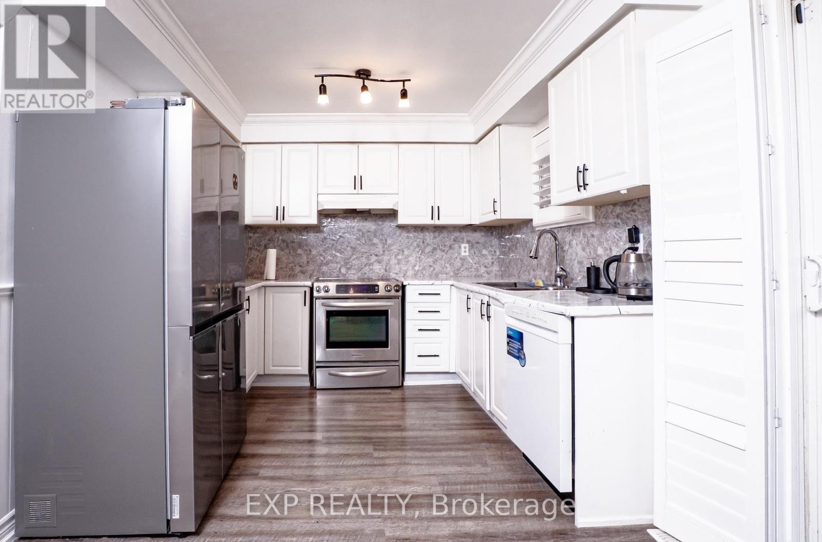 












5 RUTHERFORD DRIVE

,
Clarington (Newcastle),




Ontario
L1B1G7

